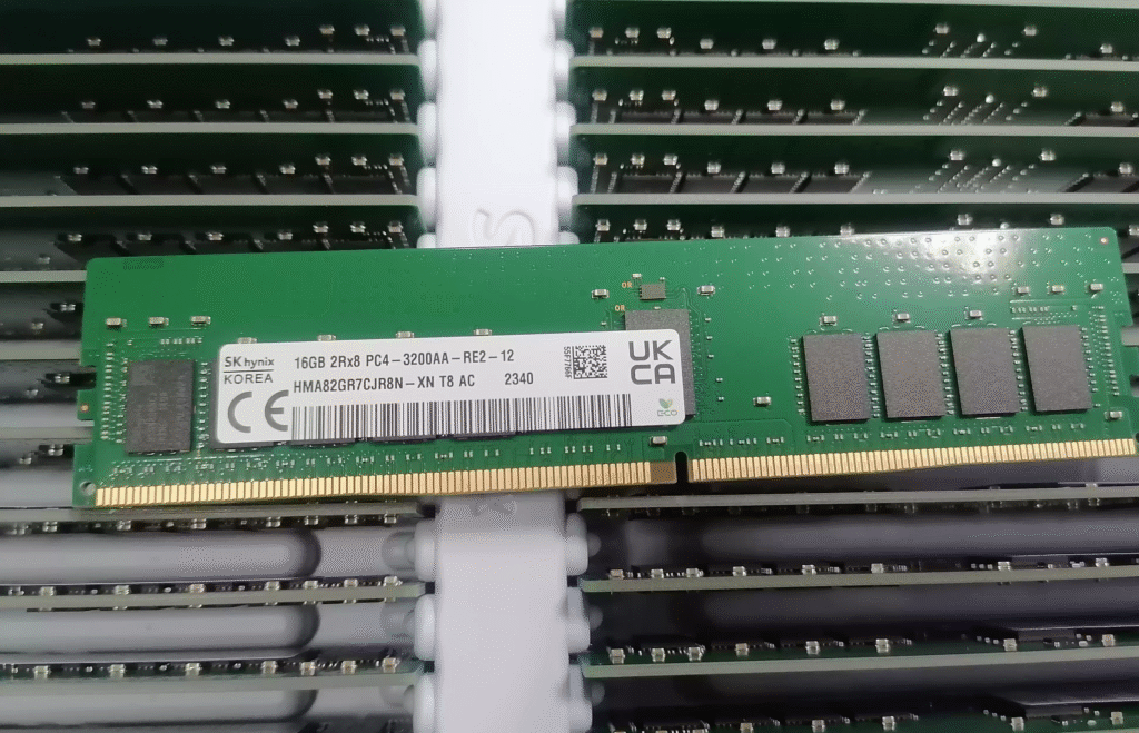 Hynix 16G 2RX8 PC4-3200AA REG M393A4K40EB3-CWE Server Memory